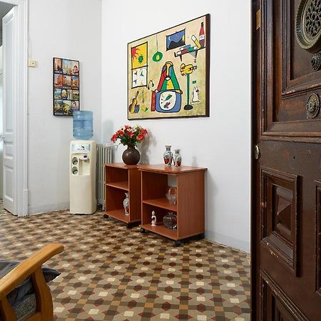 B&B Estudiantes Balmes Barcelona Eksteriør billede