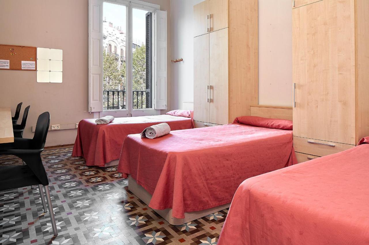 B&B Estudiantes Balmes Barcelona Eksteriør billede