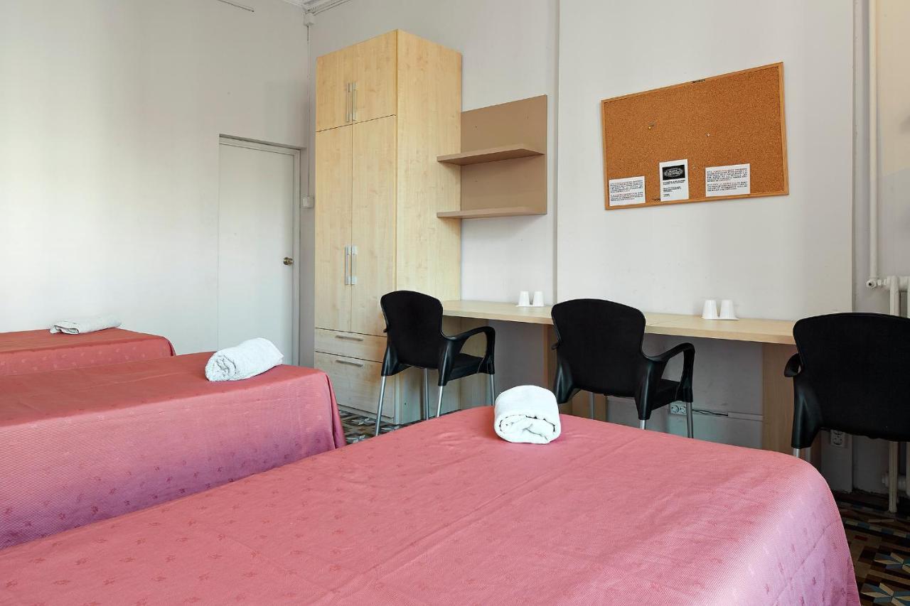 B&B Estudiantes Balmes Barcelona Eksteriør billede