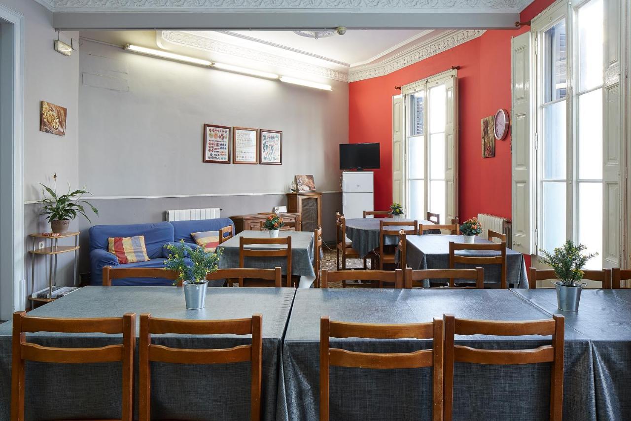 B&B Estudiantes Balmes Barcelona Eksteriør billede
