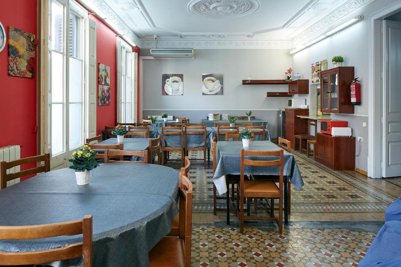 B&B Estudiantes Balmes Barcelona Eksteriør billede