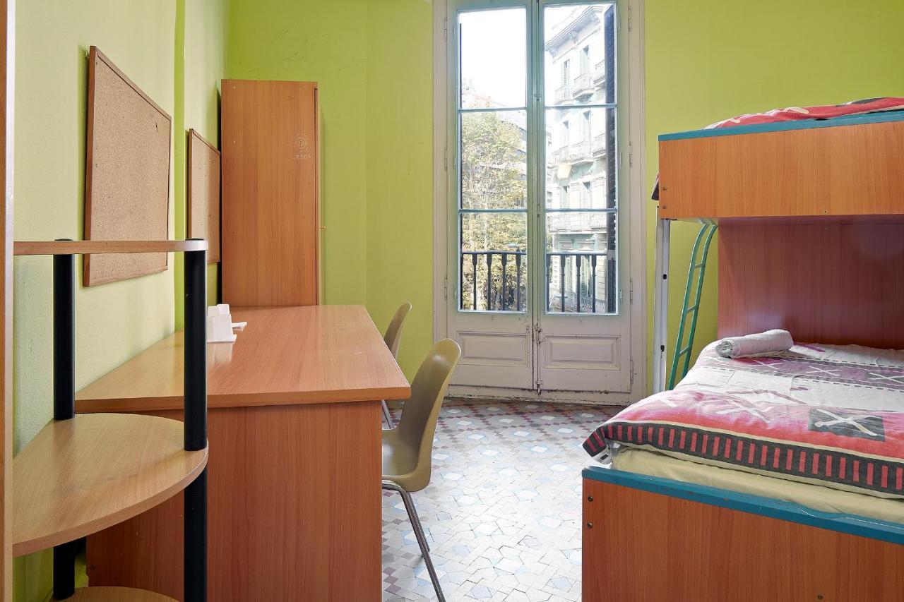 B&B Estudiantes Balmes Barcelona Eksteriør billede