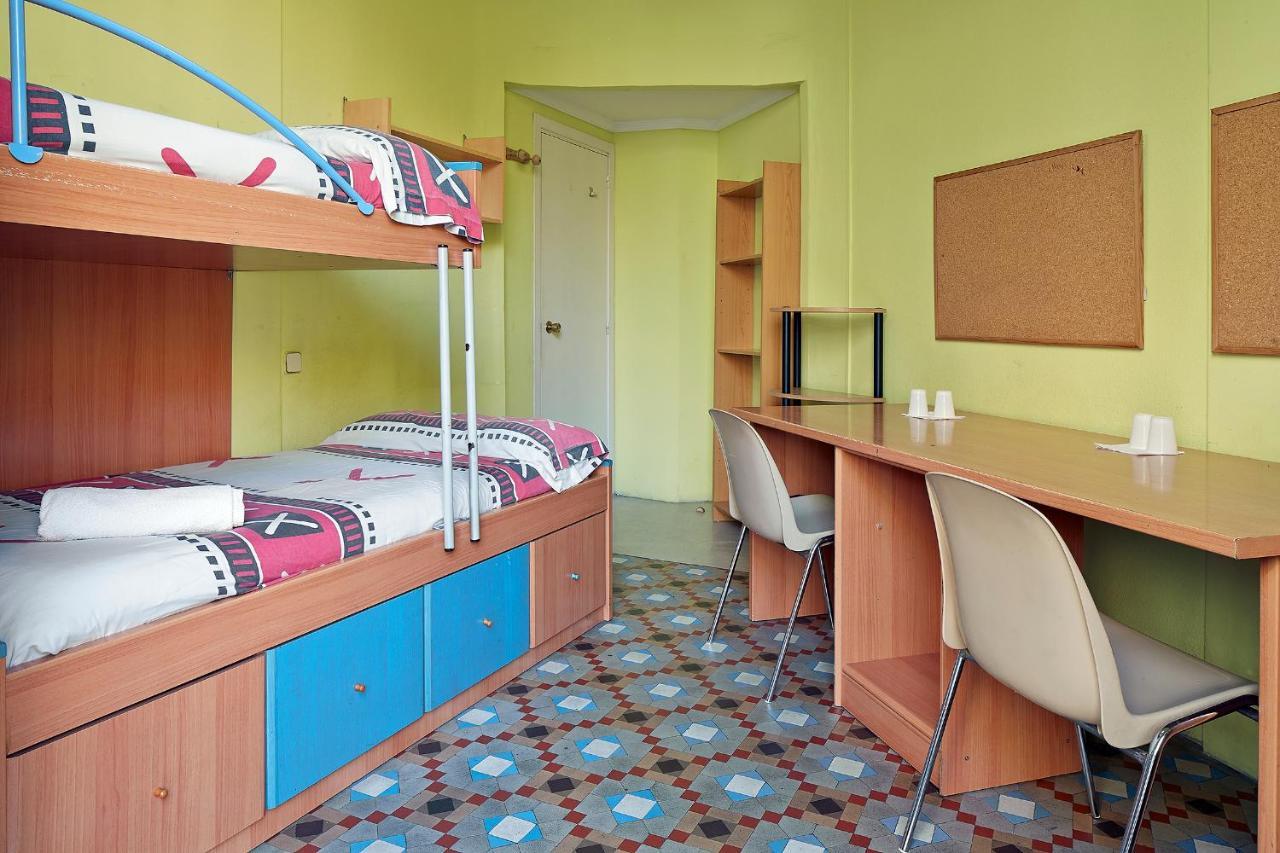 B&B Estudiantes Balmes Barcelona Eksteriør billede