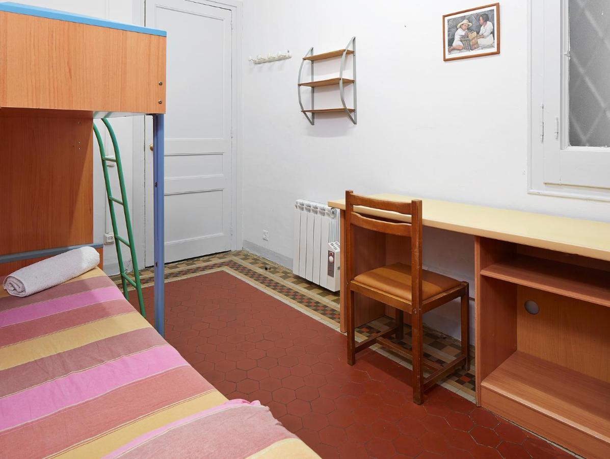 B&B Estudiantes Balmes Barcelona Eksteriør billede