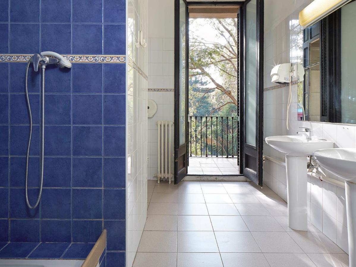 B&B Estudiantes Balmes Barcelona Eksteriør billede